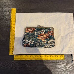 VINTAGE FLORAL TAPESTRY KISS LOCK CLUTCH PURSE TWO COMPARTMENTS